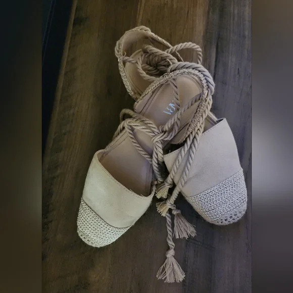 ESPADRILLES LACE UP - Picture 6 of 10